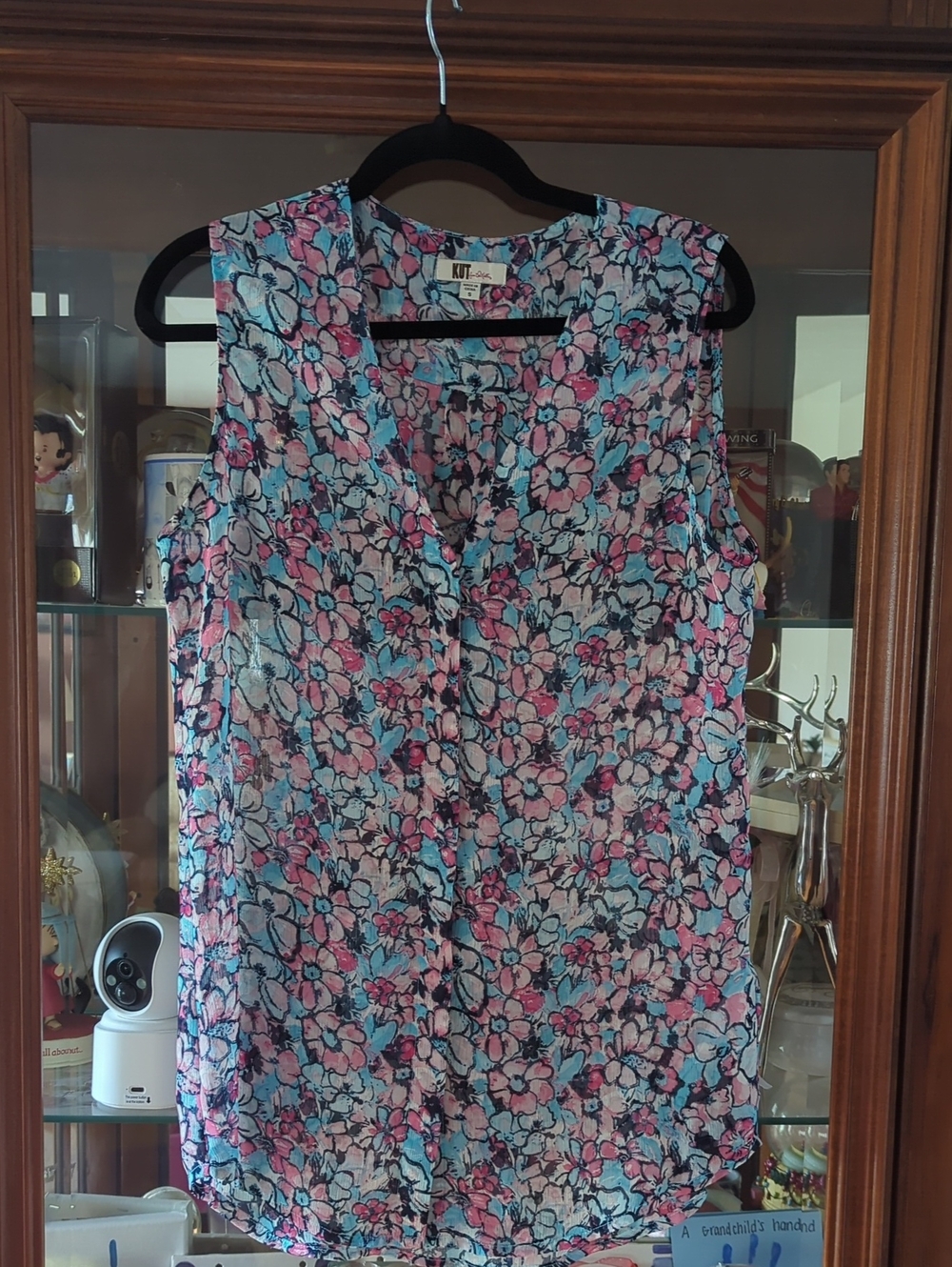 Kut from the Kloth Pink & Blue Floral Sleeveless Button-Front Camisole